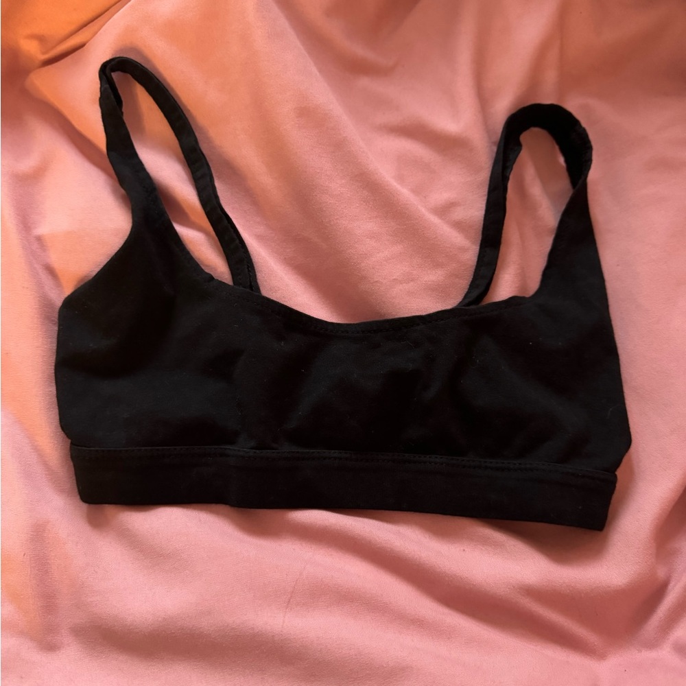 poster grl black bralette